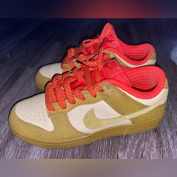 Bronzine and Sesame color dunks - Picture 4 of 7